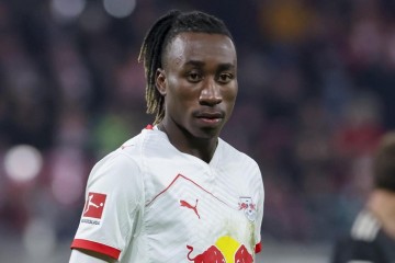 世界杯官方客户端下载中心-豪掷6000万欧元！英超双雄围剿巴萨，疯抢19岁足坛天才|巴塞罗那|利物浦|切尔西|转会|莱比锡红牛_新浪体育_新浪新闻